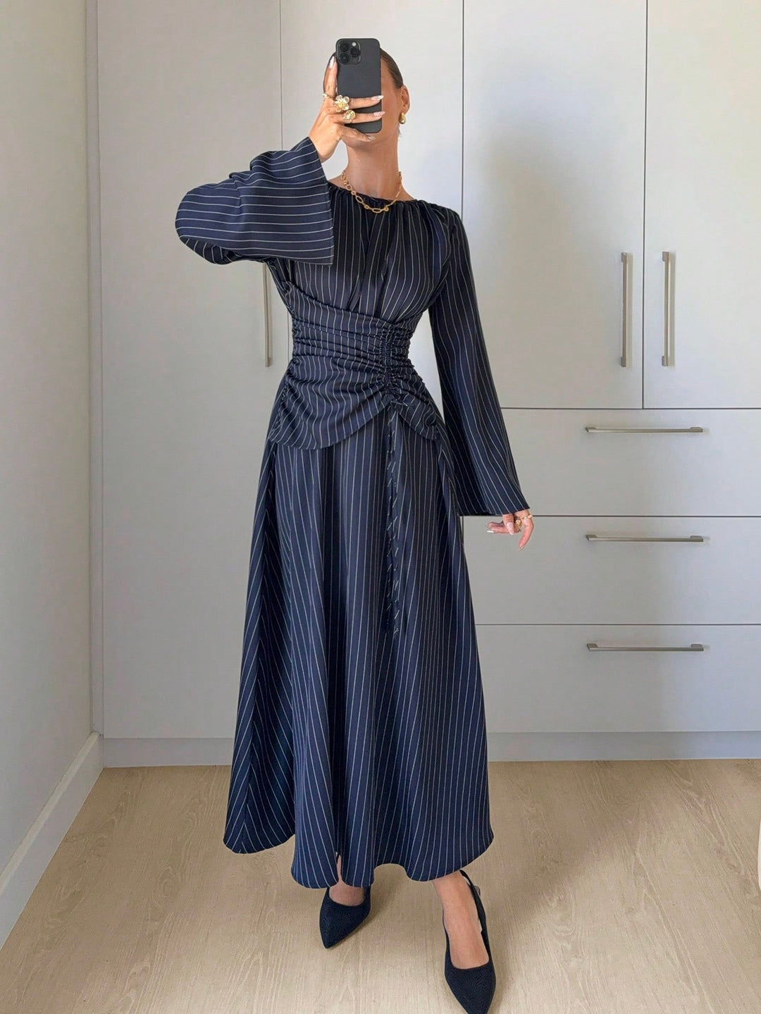 Damen Maxikleid mit geraffter Taillen-Schnürung, weiten Ärmeln und fließendem Rock Drune
