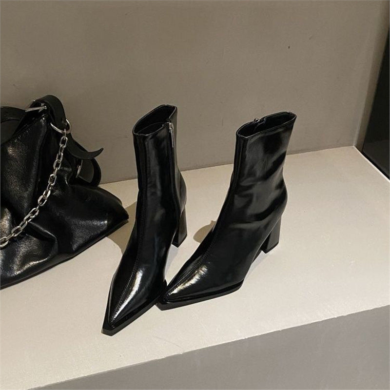 Damen spitz zulaufende Stiefeletten aus Glattleder mit sculpted Blockabsatz und seitlichem Reißverschluss Drune