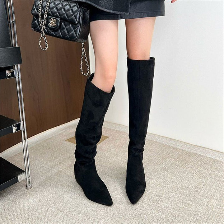 Damen kniehohe Slouch-Stiefel aus Veloursleder mit spitzer Zehenpartie Drune