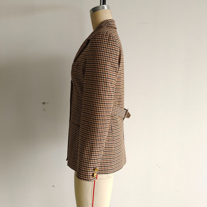 Damen nan schmal geschnittener Longblazer im Hahnentritt-Muster mit goldenen Zierknöpfen und Leistentaschen Drune