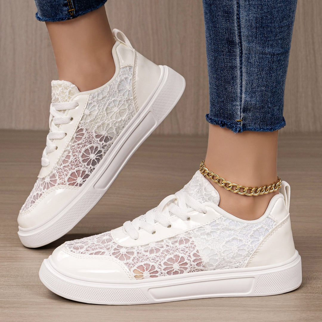 Damen Sneakers mit filigraner Spitzenoptik und dämpfender Sohle Drune