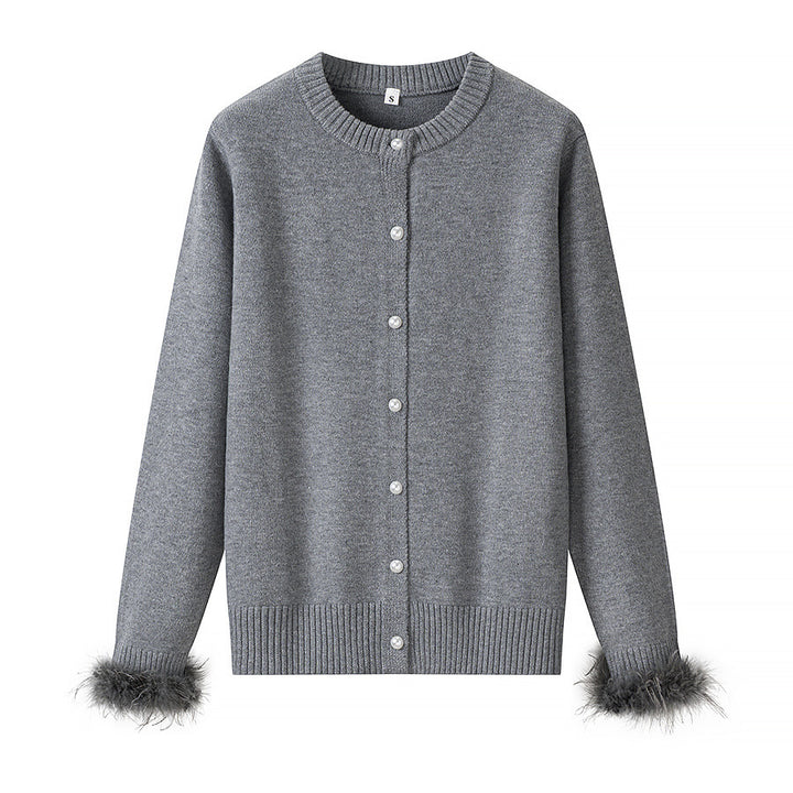 Damen Strickcardigan mit Perlenknopfleiste und Federbesatz Drune