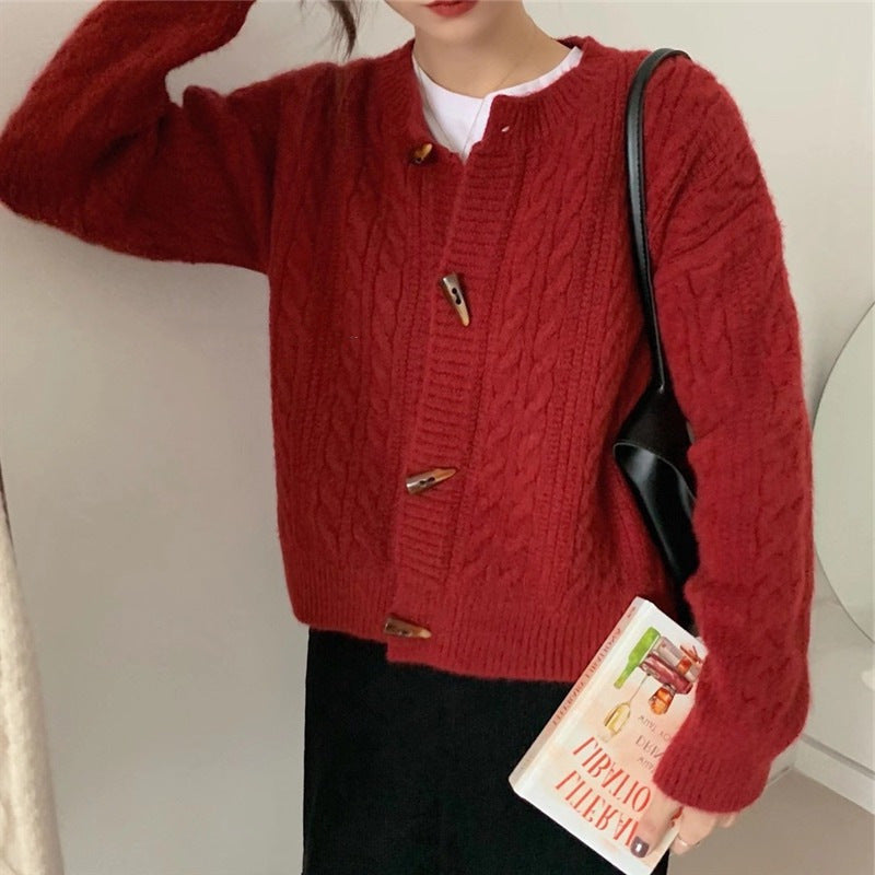 Damen Strickjacke mit Zopfmuster und eleganten Knopfdetails Drune