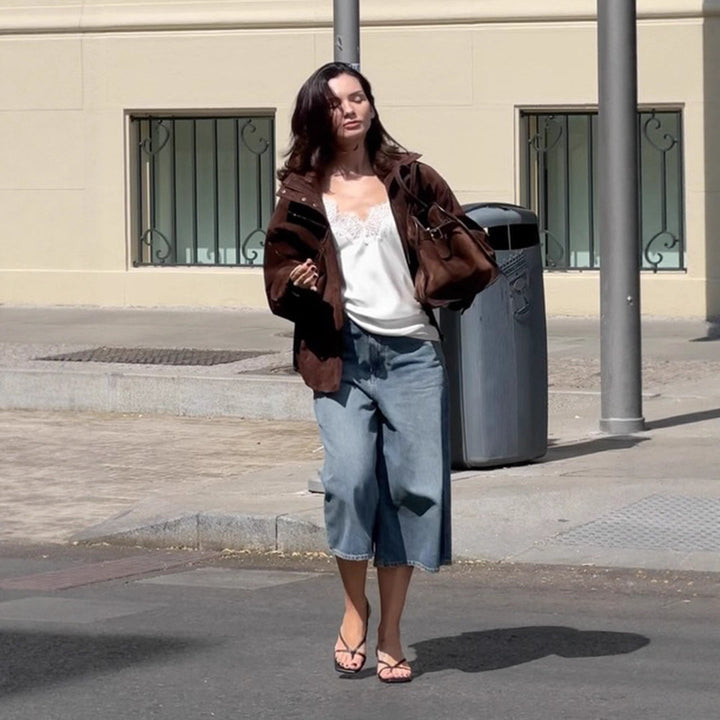 Damen Kurz geschnittener Veloursleder-Blouson mit hohem Stehkragen, kastiger Oversize‑Silhouette und verdecktem Reißverschluss Drune
