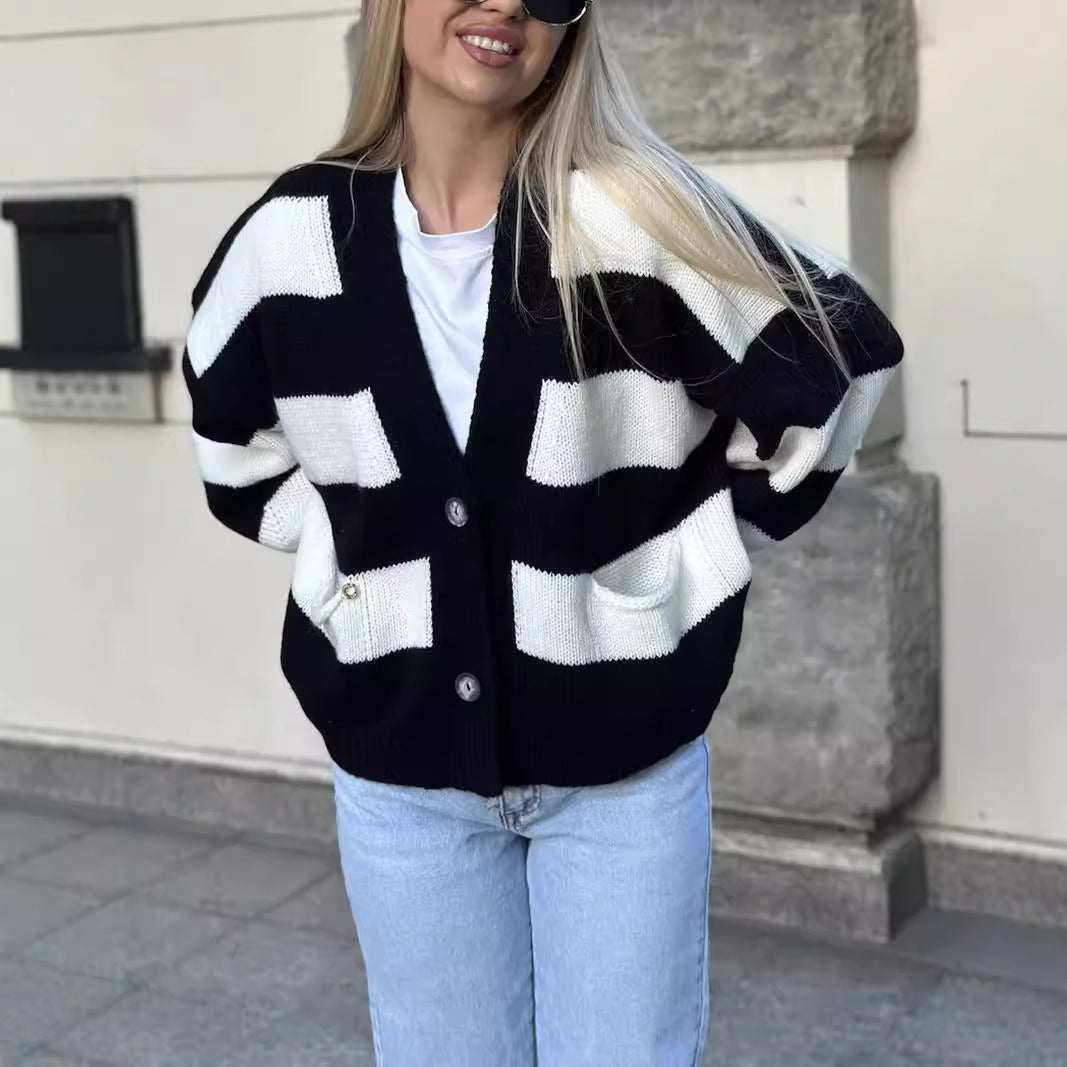 Damen kuschelige Strickjacke mit auffälligem Streifenmuster und praktischen Taschen Drune