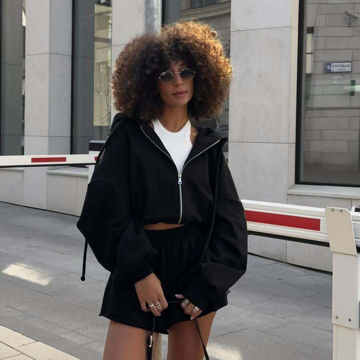 Damen oversized Cropped-Zip-Hoodie mit voluminösen Ballonärmeln und elastischer High‑Waist Loungeboxer-Shorts Drune