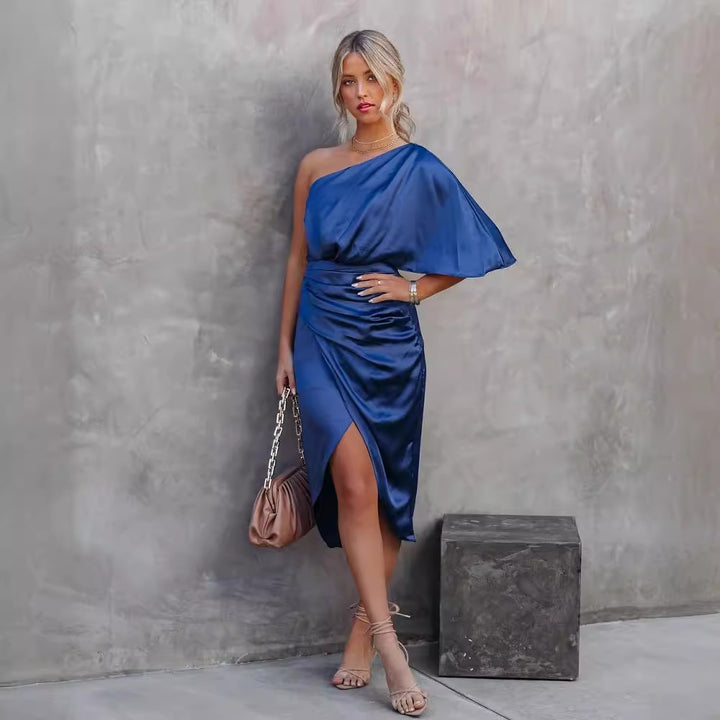 Damen Satin Abendkleid mit asymmetrischem Design und raffinierten Rüschen Drune