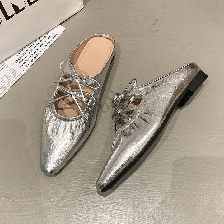 Damen Spitz zulaufende Metallic-Mules mit gerafftem Vorderblatt und Zierband‑Schnürung Drune