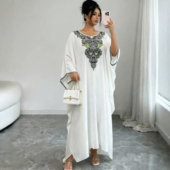 Damen Kaftan-Kleid mit aufwändiger Halsstickerei und weitem Schnitt Drune