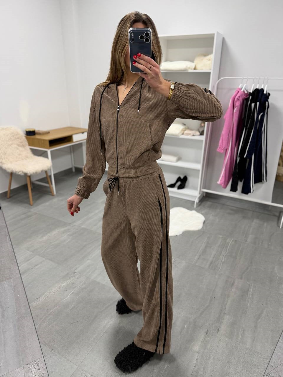 Damen Cord-Jogginganzug mit Kapuze, seitlichen Kontraststreifen, Tunnelzug und elastischen Saumbündchen Drune