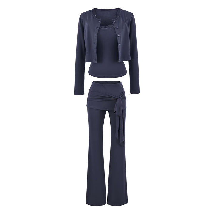 Damen dreiteiliges Lounge-Set mit kurzem Knopfcardigan, Spitzentop und Wickel-Schlaghose Drune