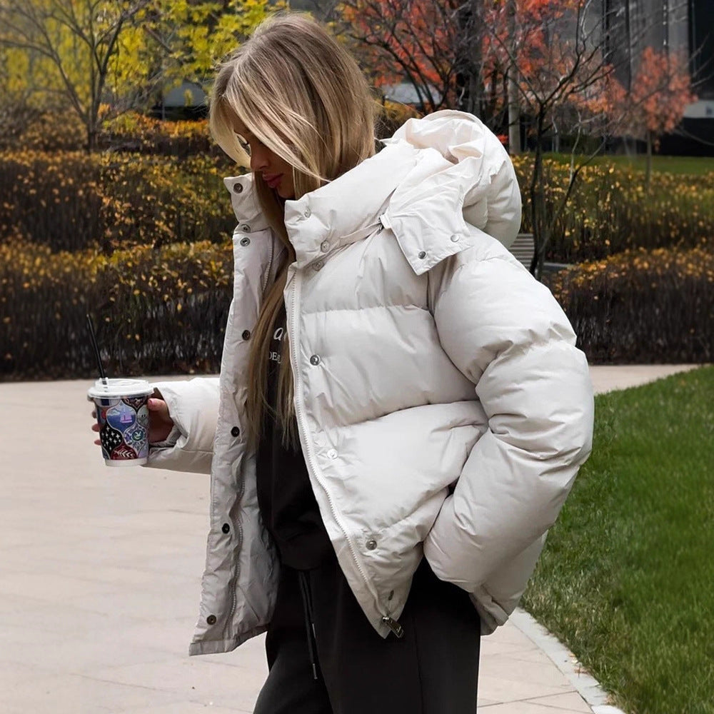 Damen Kurze winddichte Stepp‑Pufferjacke mit abnehmbarer Kapuze und hohem Stehkragen Drune