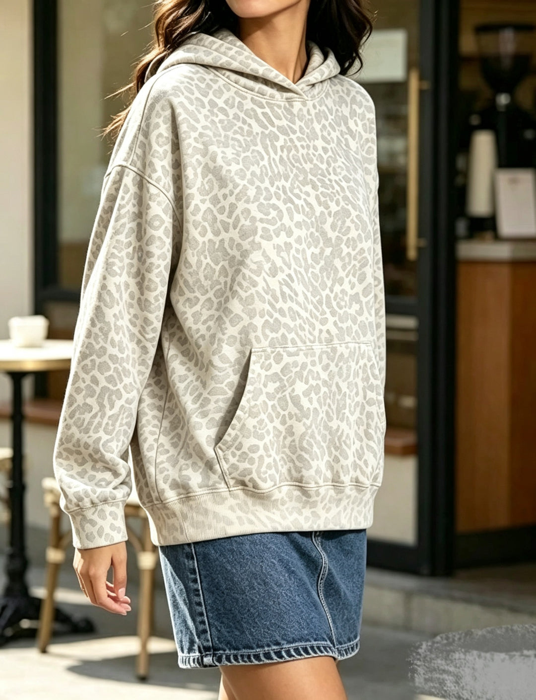 Damen Oversize-Kapuzenpullover mit Leomuster, Kängurutasche und überschnittener Schulter Drune