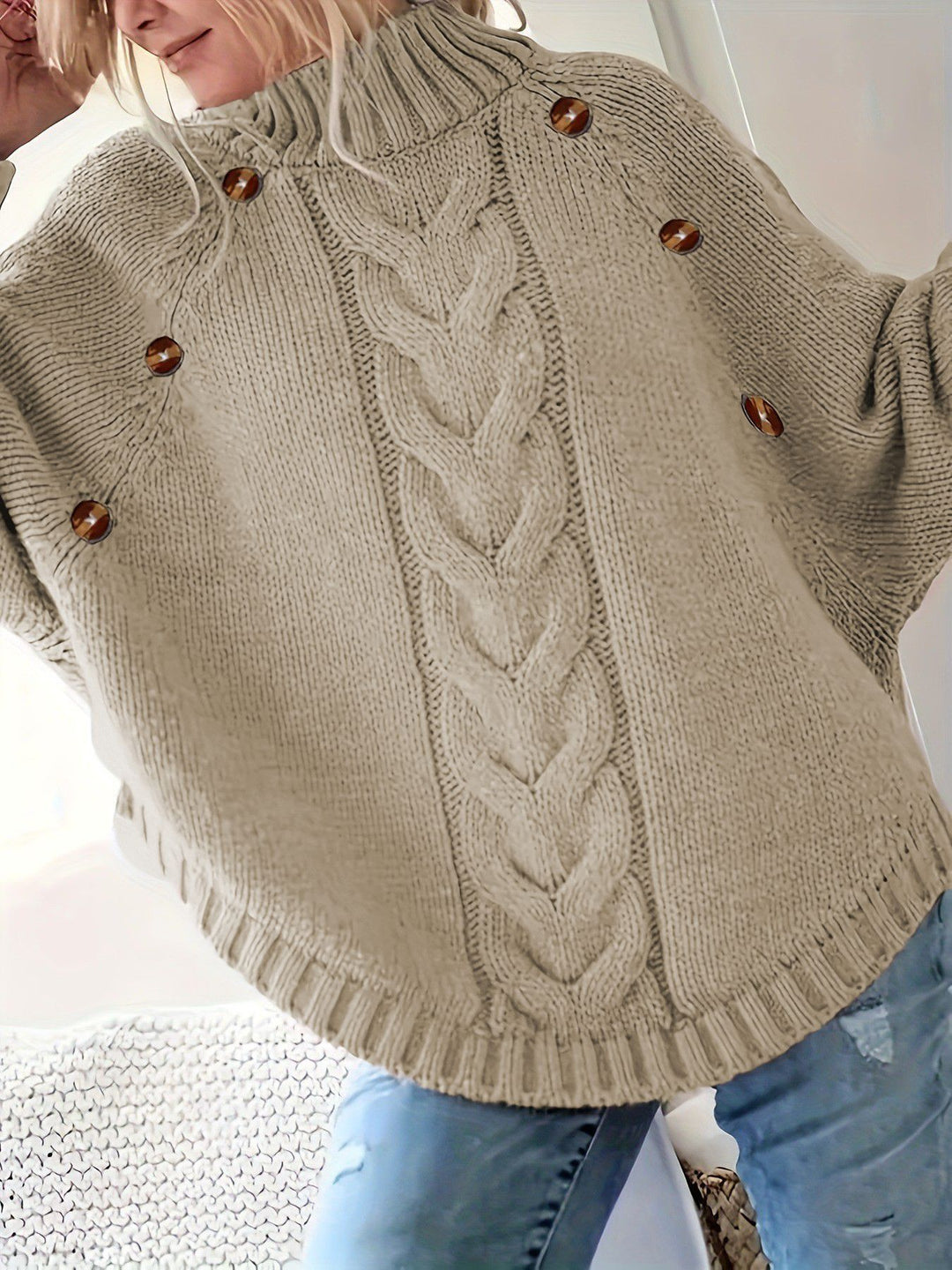 Damen Grober Strickpullover mit hoher Kragenpartie und Knopfdetails Drune