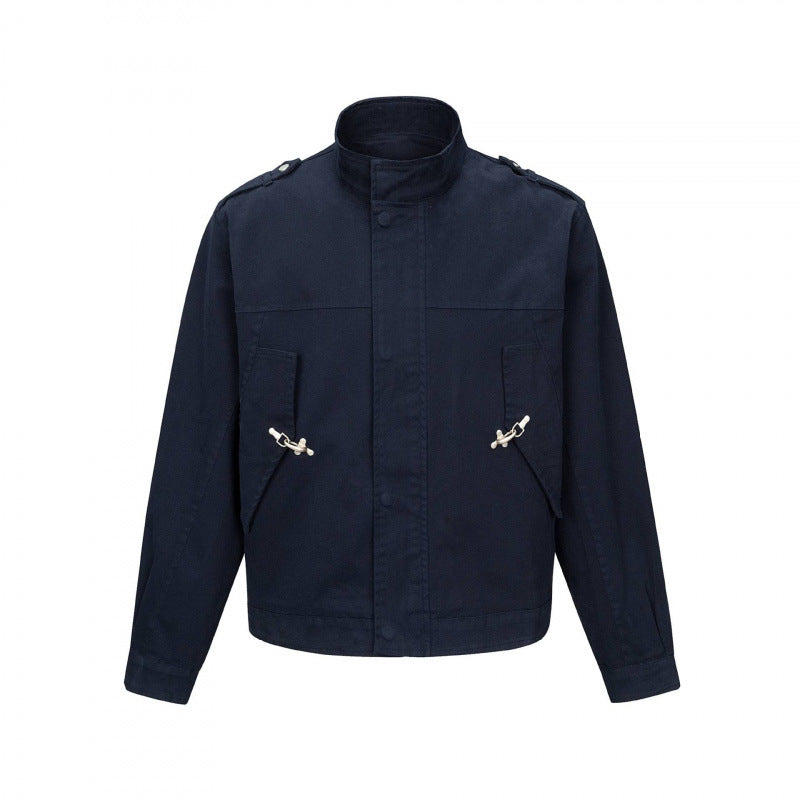 Herren Kurz geschnittene Field‑Jacke aus Baumwoll‑Canvas mit Stehkragen, Schulterklappen und verstellbaren Pattentaschen Drune