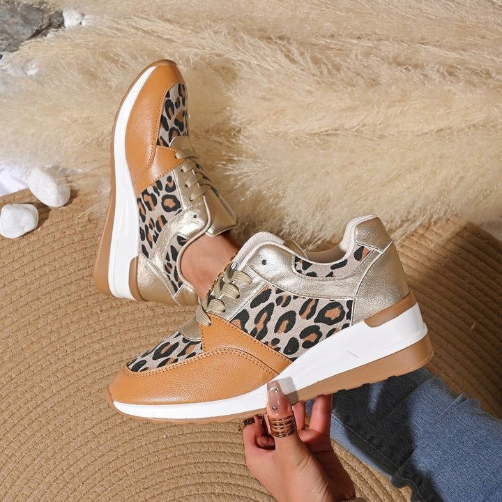 Damen nan stilvolle Plateau-Sneaker mit Leopardenmuster, gepolsterter Komfortinnensohle und glänzenden Einsätzen Drune