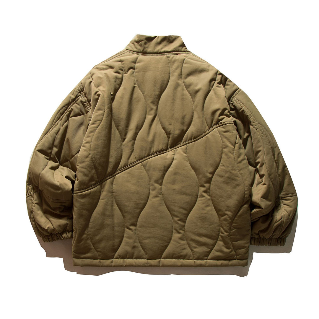 Herren Kurz geschnittene gesteppte Field‑Blousonjacke mit Wellensteppung, Stehkragen und Pattentaschen Drune