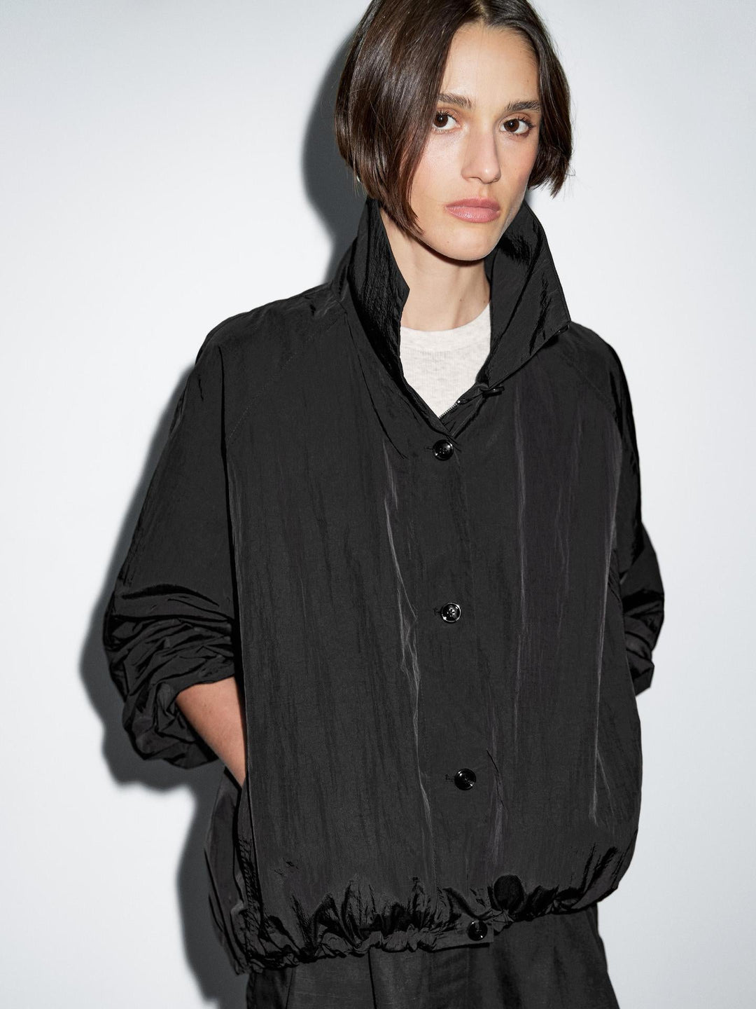 Damen Modische Kurzjacke mit hohem Kragen und elastischem Bund Drune