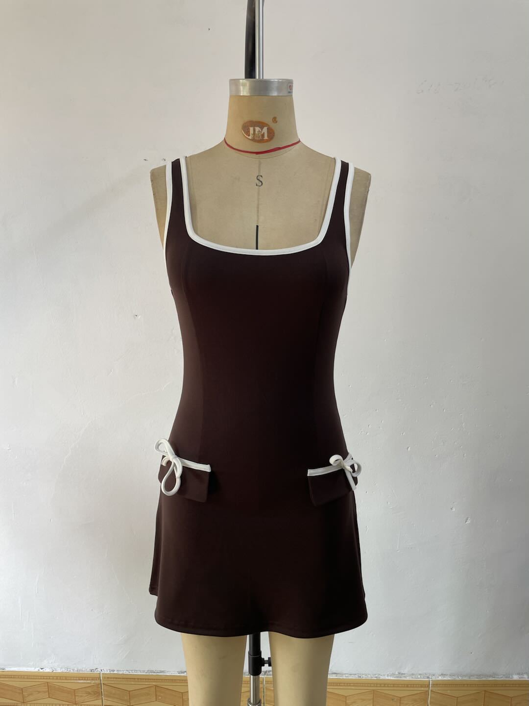 Damen Sommerliches Minikleid mit praktischen Taschen und verstellbaren Trägern Drune