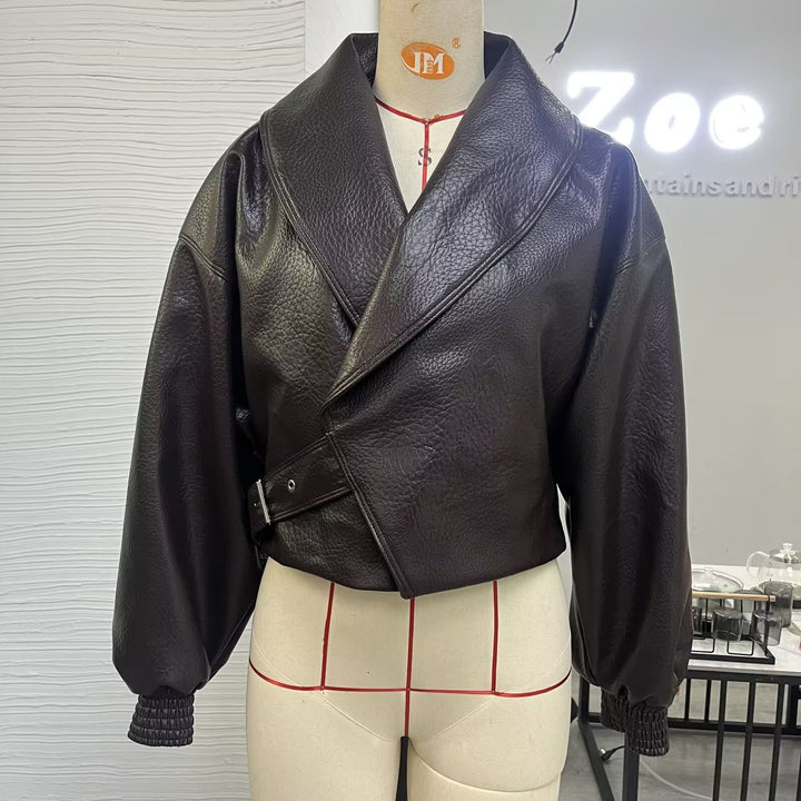 Damen Kunstleder-Bomberjacke mit hohem Stehkragen, asymmetrischem Verschluss und elastischem Saum Drune