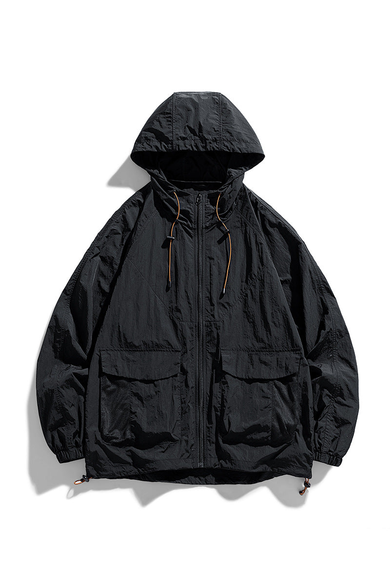 Herren Leichte Outdoor-Jacke mit verstellbarem Kapuzensystem