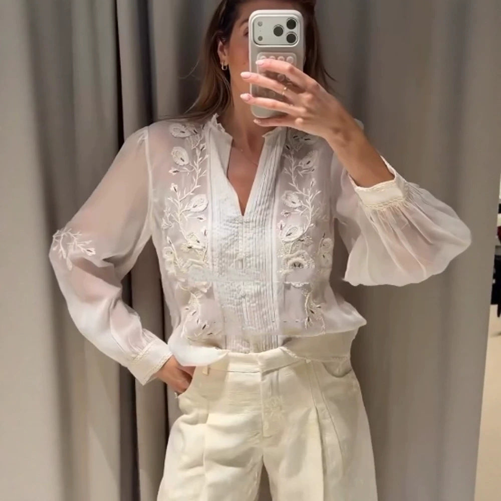 Damen Transparente bestickte Chiffonbluse mit Pintucks, V‑Ausschnitt und Ballonärmeln Drune