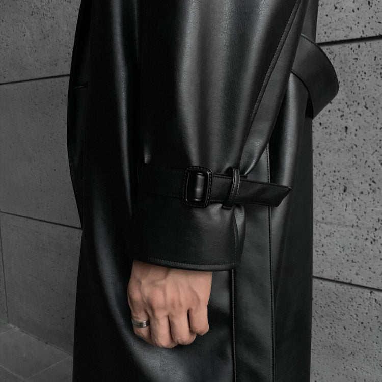 Herren modischer Longtrenchcoat aus hochwertigem Kunstleder mit elegantem Schnitt Drune