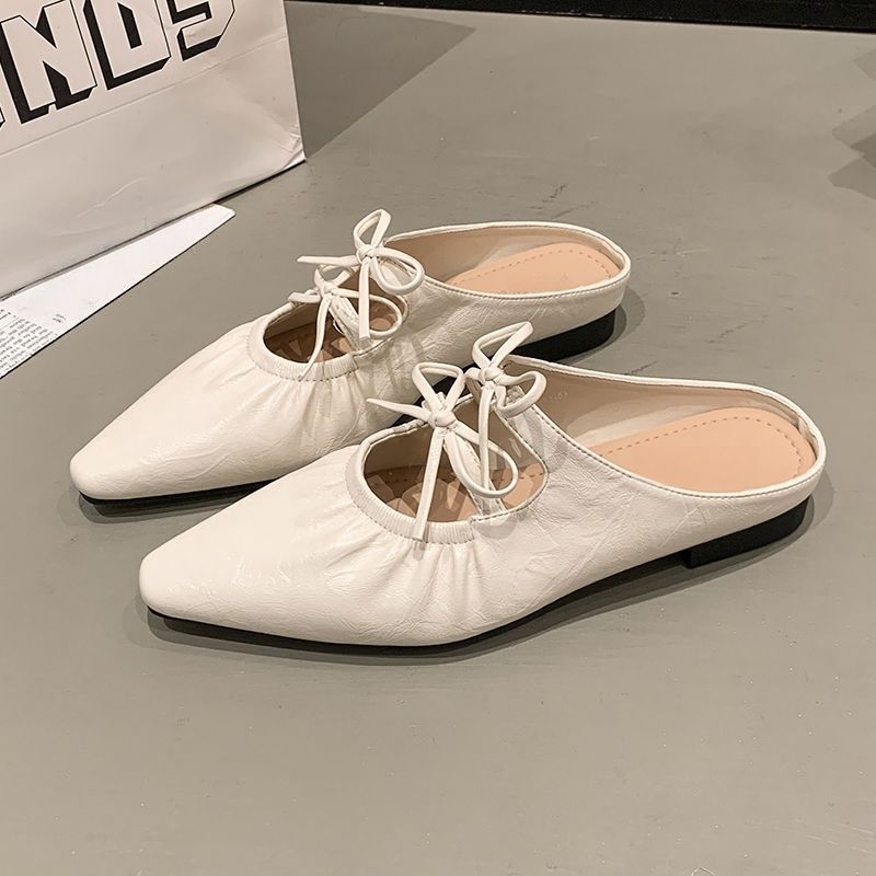 Damen Spitz zulaufende Metallic-Mules mit gerafftem Vorderblatt und Zierband‑Schnürung Drune