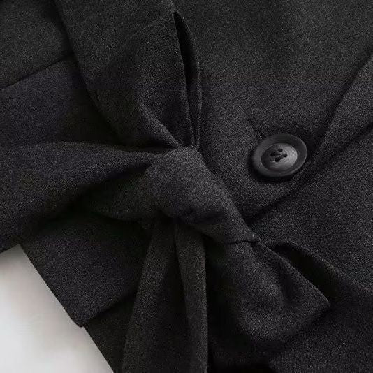 Damen taillierte Blazerjacke mit modernem Schnitt und Bindegürtel Drune