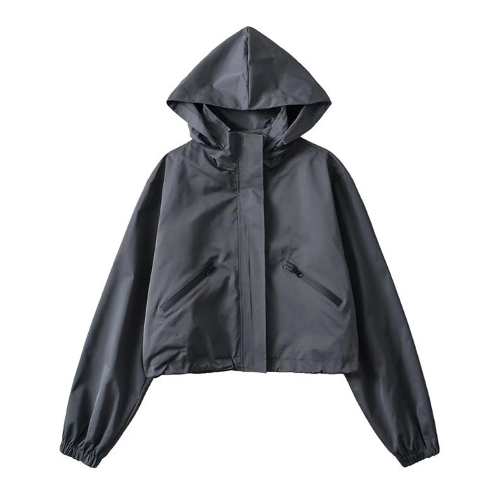 Damen Cropped Regenjacke mit Kapuze, wasserabweisender Tech‑Qualität und schrägen Reißverschlusstaschen Drune