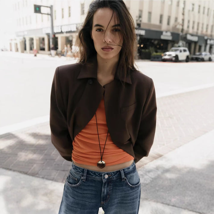 Damen Kurzer taillierter Blazer mit verdeckter Knopfleiste und geschwungenem Saum Drune