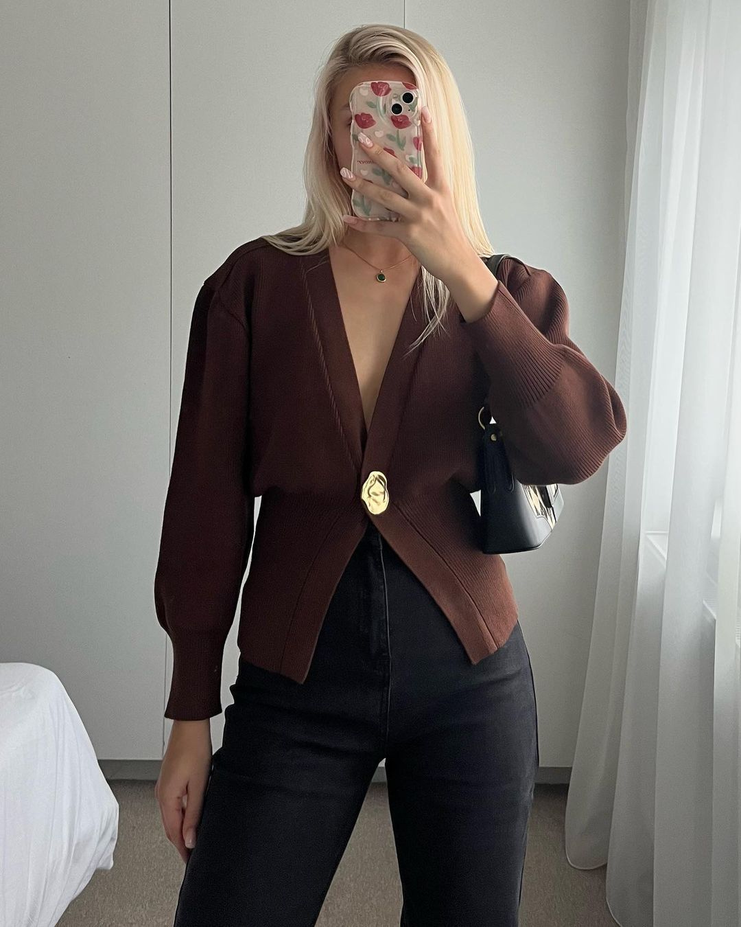 Damen eleganter Strickcardigan mit tiefem V-Ausschnitt und dekorativem Knopf Drune