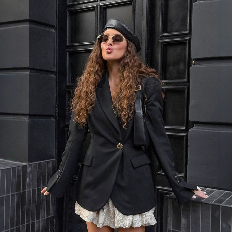 Damen Eleganter Blazer mit asymmetrischer Silhouette und goldenen Knopfdetails Drune