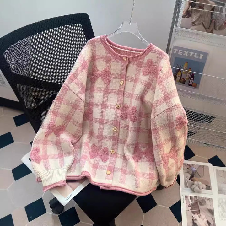 Damen Oversized Cardigan mit Karomuster und Herzapplikationen Drune