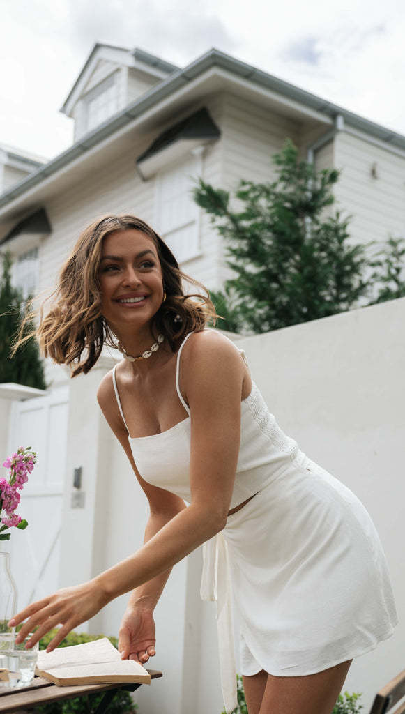 Damen Oberteil und Rock Set mit lässigem Schnitt und Bindegürtel Drune