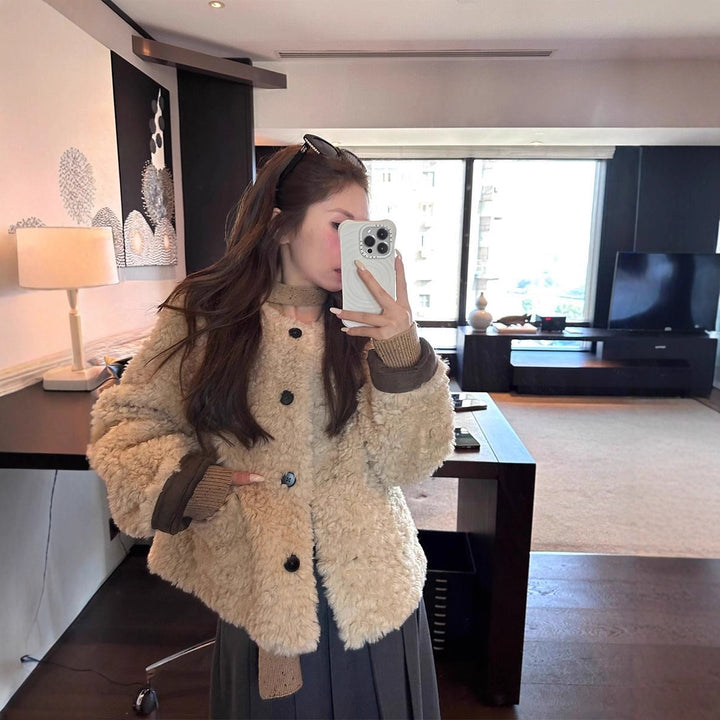 Damen Kuscheliger Plüschjacke mit Knopfdetails Drune