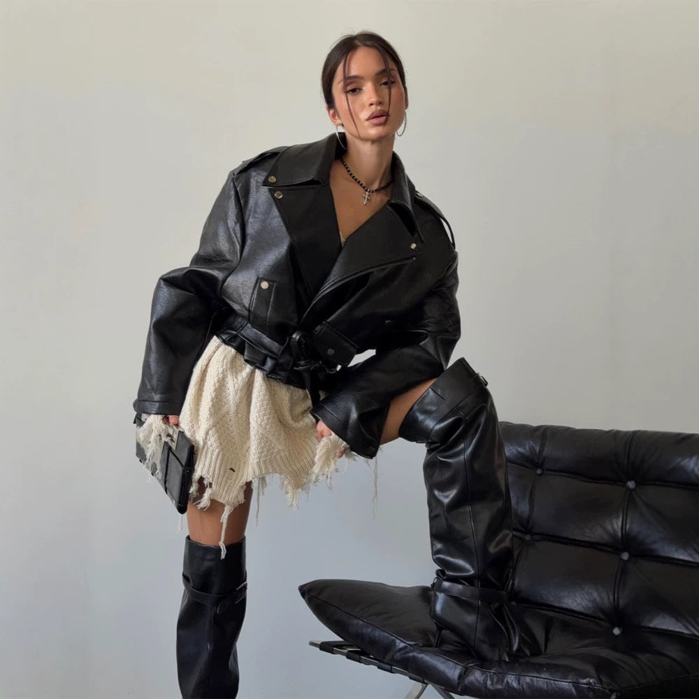 Damen Oversize-Bikerjacke aus veganem Lederimitat mit Taillengürtel & Schulterklappen Drune