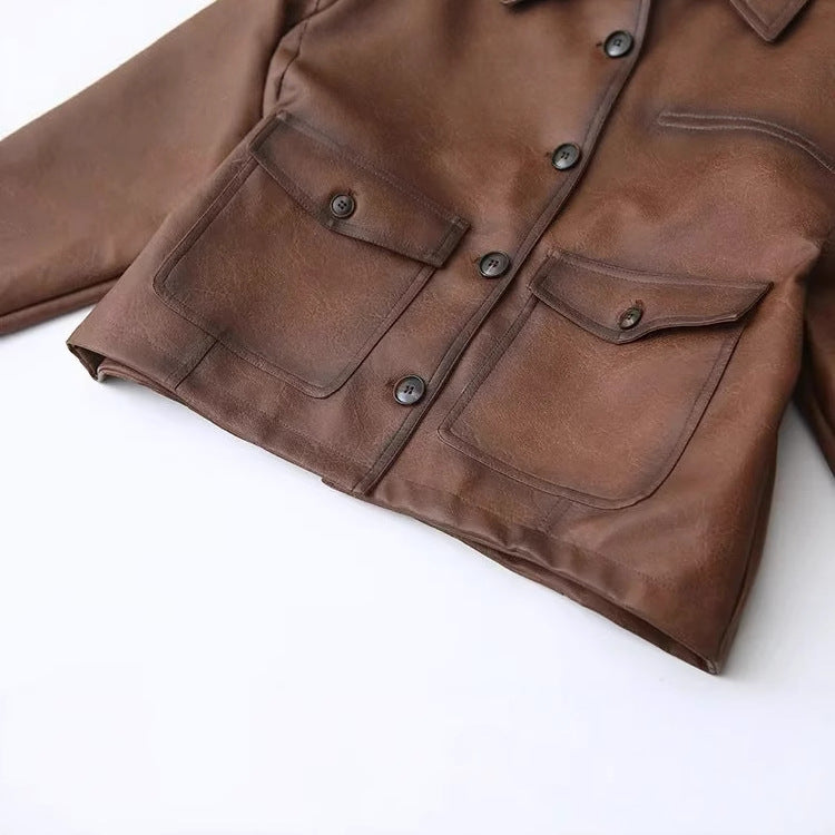 Damen nan kurzer Kunstleder-Blouson mit Hemdkragen, aufgesetzten Klappentaschen und sichtbarer Knopfleiste Drune