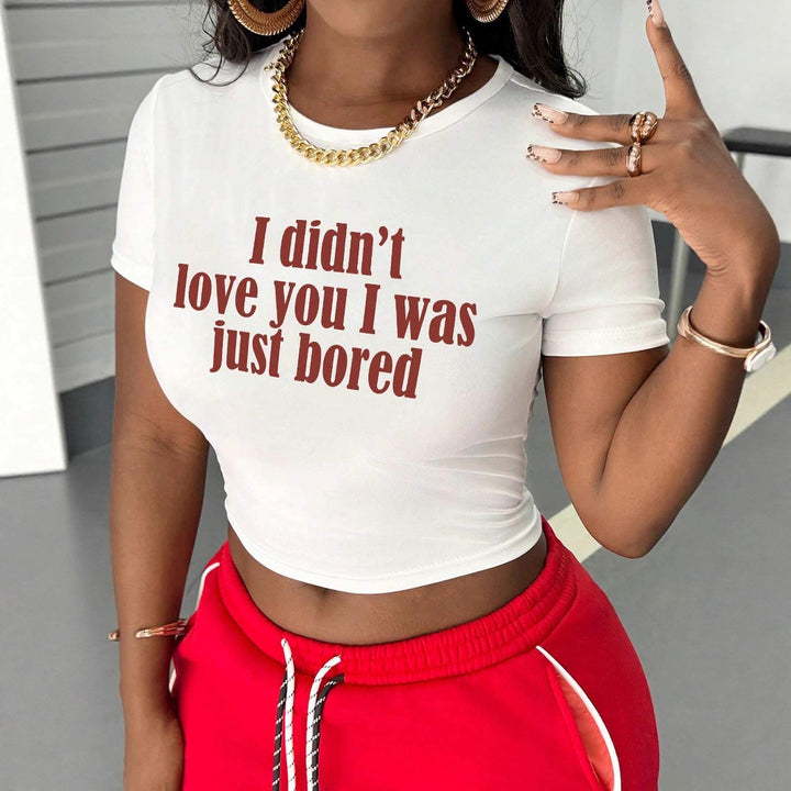 Damen Crop-Shirt mit kreativem Statement und figurbetontem Schnitt Drune