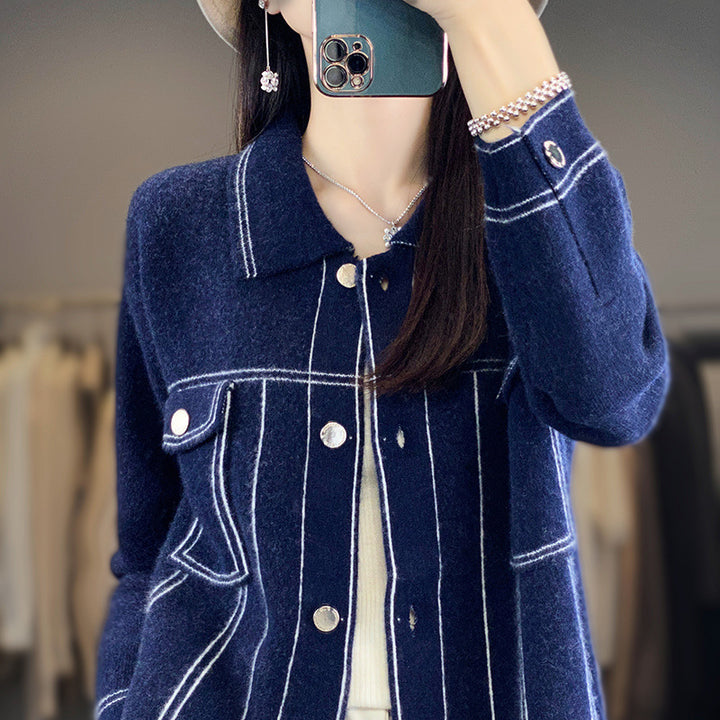 Damen Oversize-Strickjacke im Jeansjacken‑Look mit kontrastierenden Nahtdetails und Brusttasche Drune