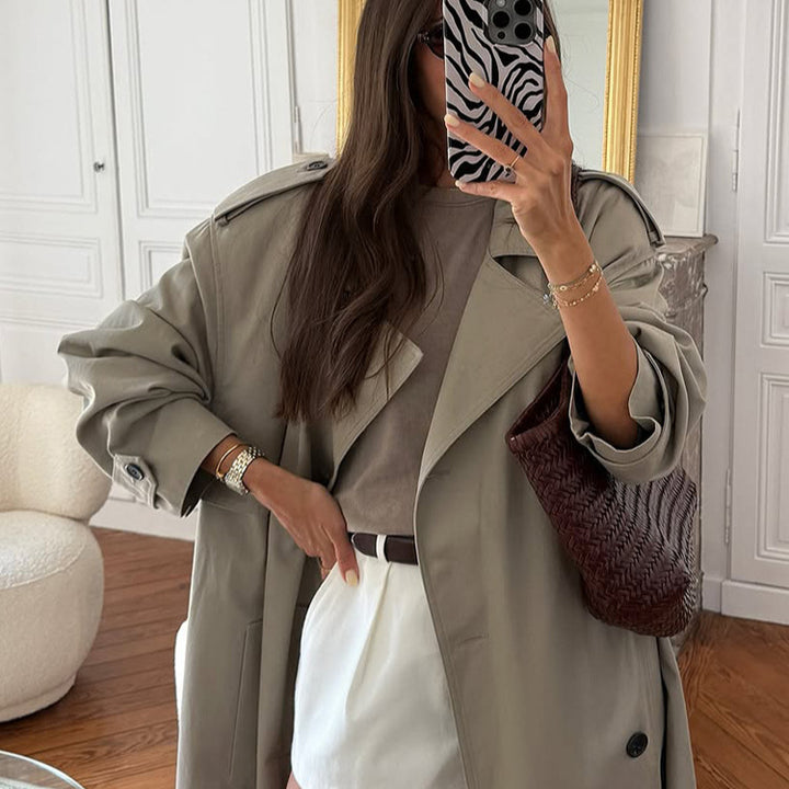 Damen Oversize Trenchcoat aus leichtem Gabardine mit Schulterklappen und Wasserfallkragen Drune