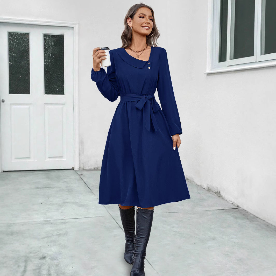 Damen Midikleid mit tailliertem Schnitt und eleganten Knopfdetails Drune