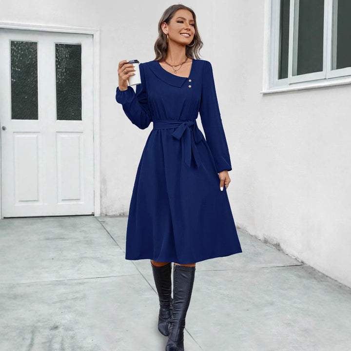Damen Midikleid mit tailliertem Schnitt und eleganten Knopfdetails Drune