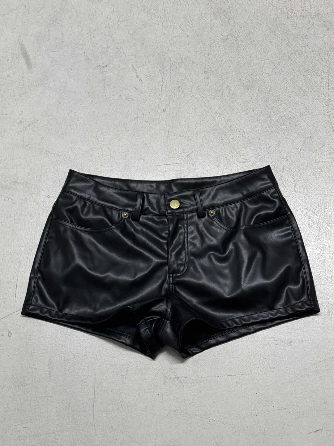 Damen Kunstleder Shorts mit hohem Bund und dekorativen Taschen Drune