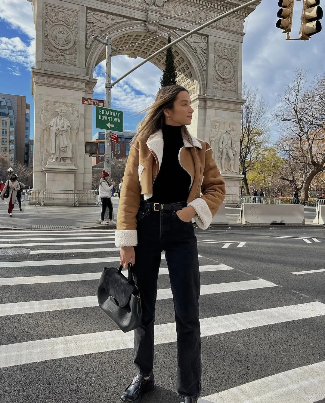 Damen cropped Kunstlederjacke mit kuscheligem Teddyfutter und praktischen Taschen Drune
