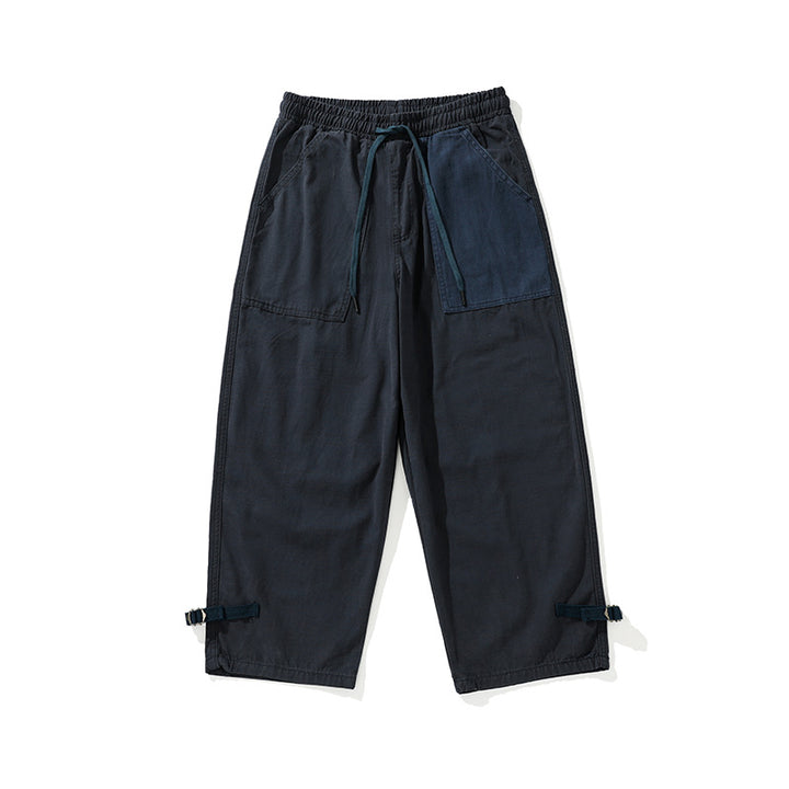 Herren weite Cropped Cargo‑Hose mit elastischem Tunnelzugbund, aufgesetzten Taschen und verstellbaren Knöchelriemen Drune