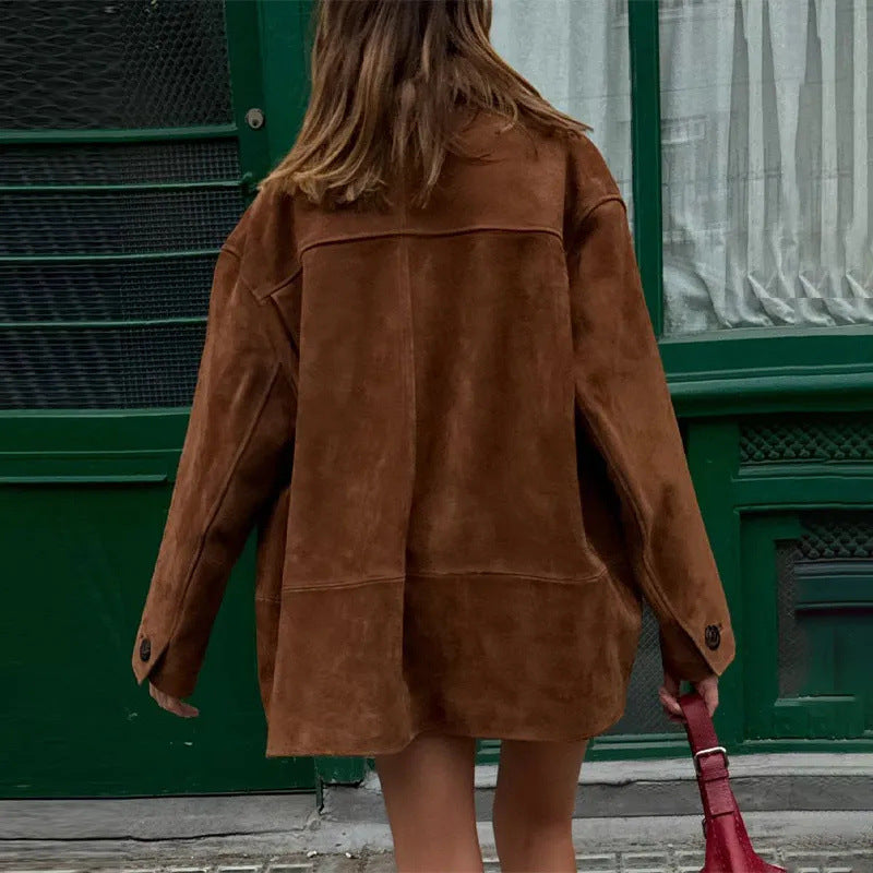 Damen 100+ oversized Wildlederoptik-Blousonjacke mit Pattentaschen und Knopfleiste Drune