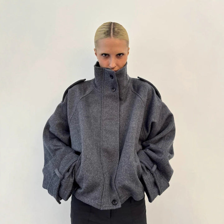 Damen Kurze Oversize Wolljacke mit Stehkragen und Schulterklappen Drune