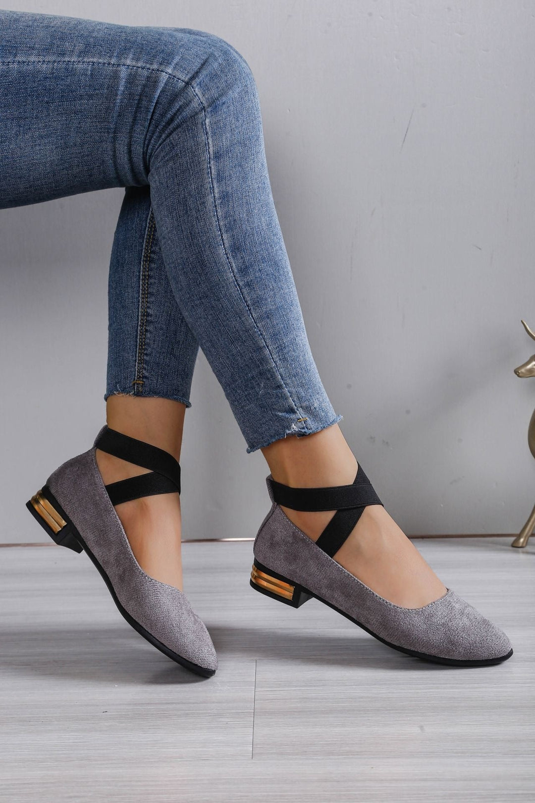 Damen Elegante Ballerinas mit elastischem Riemchen Drune