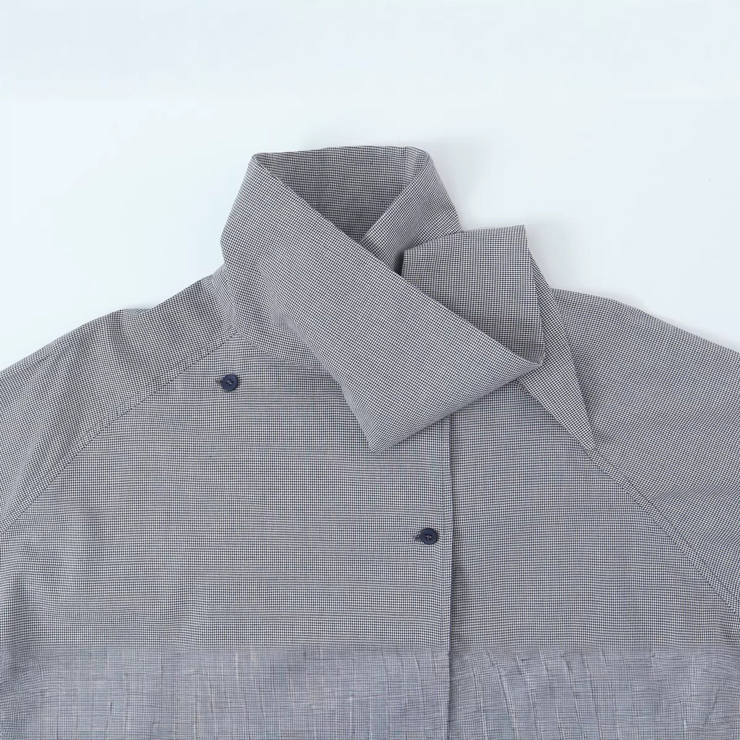 Damen Oversize-Bluse mit hohem Schalkragen und asymmetrischer Knopfleiste Drune